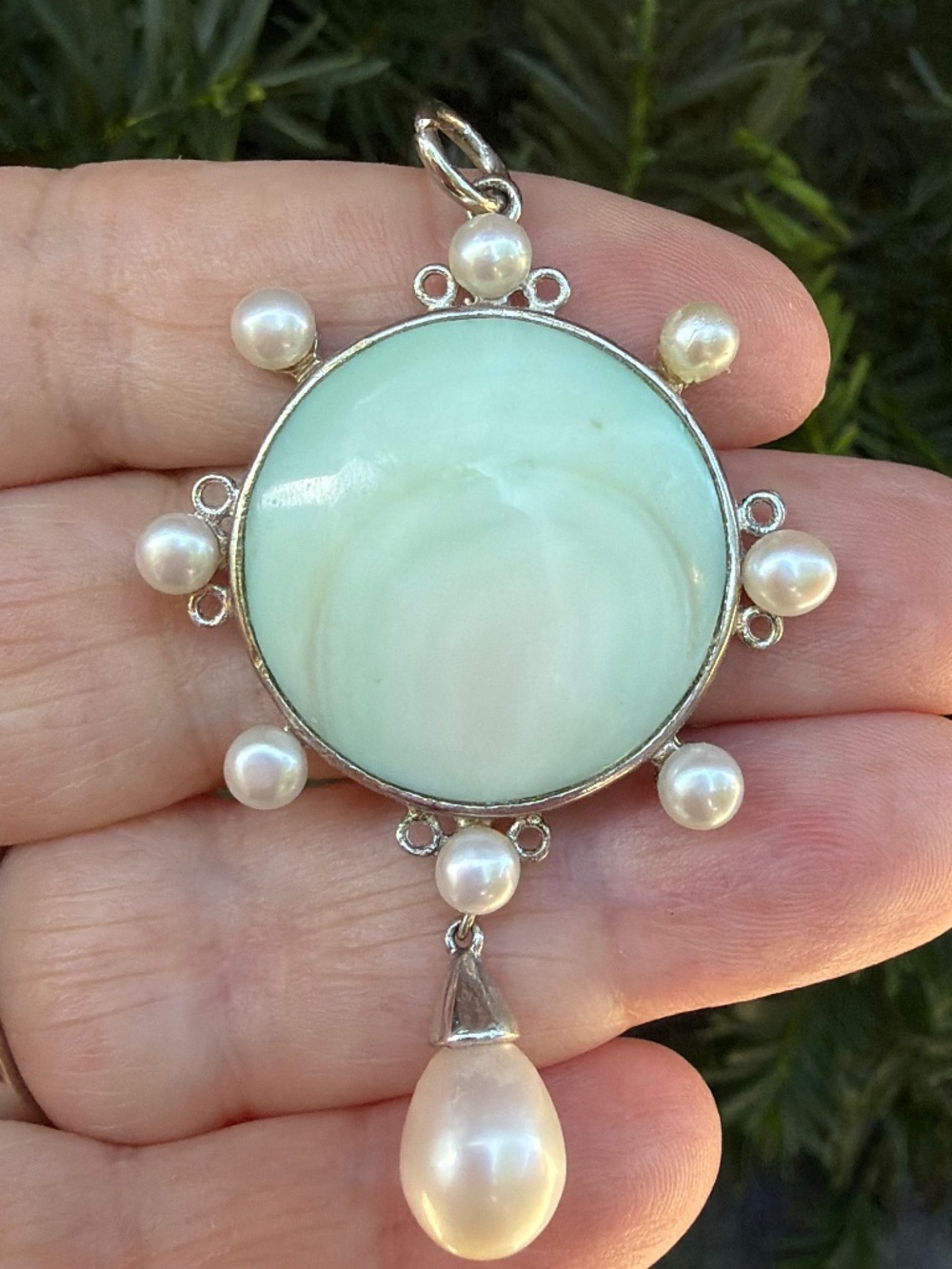 VINTAGE LIGHT GREEN MOTHER OF PEARL / SHELL & PEARLS PENDANT 925 STERLING SILVER
